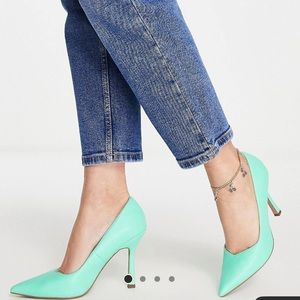 Sea foam green heels size US 8